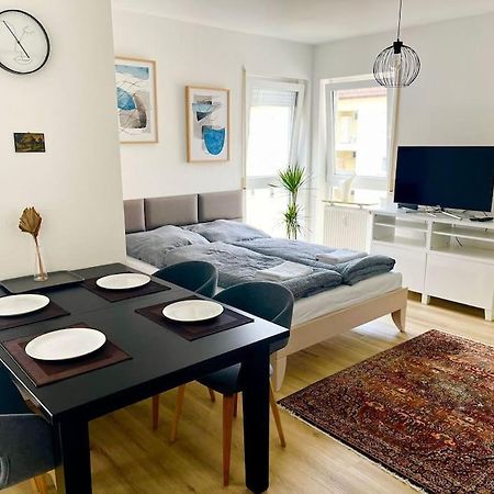 Sonniges Apartment In Ruhiger Und Zentraler Lage Pforzheim Eksteriør bilde