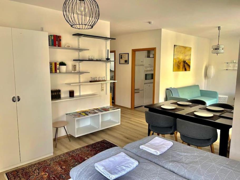 Sonniges Apartment In Ruhiger Und Zentraler Lage Pforzheim Eksteriør bilde